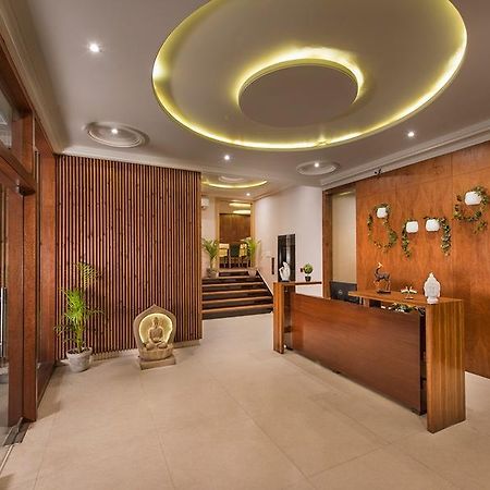 Hotel Manisha International Гая Екстериор снимка
