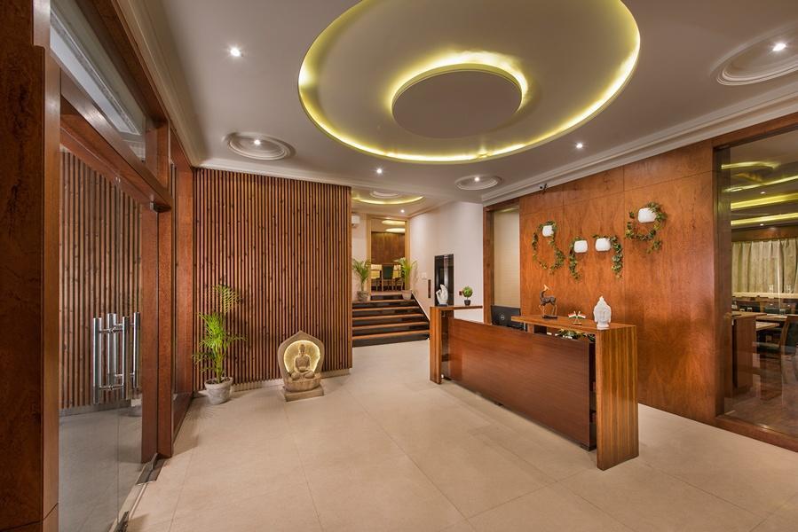 Hotel Manisha International Гая Екстериор снимка