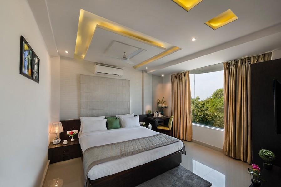 Hotel Manisha International Гая Екстериор снимка